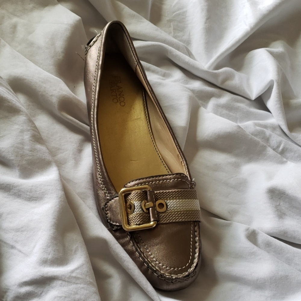 Women's flats w/ gold buckle